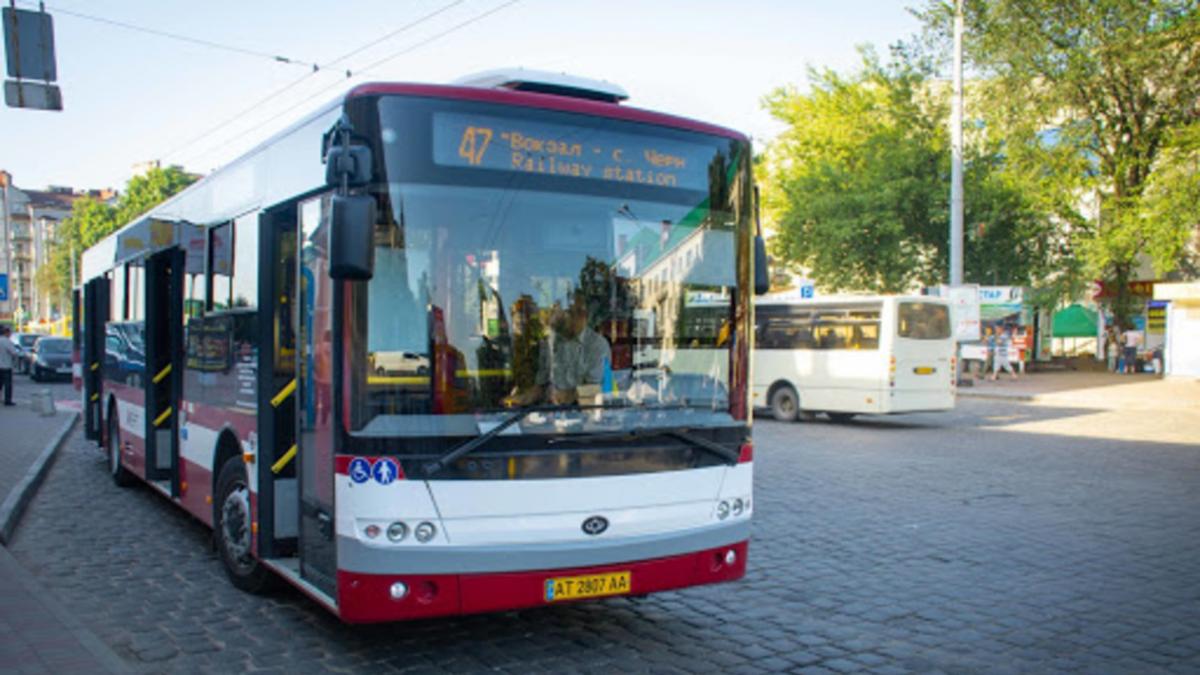 На початку літа в місті запустять новий комунальний маршрут – для цього купили 10 автобусів