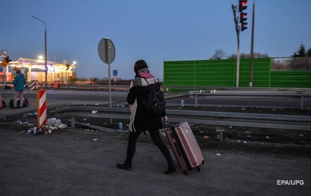 Польща відновлює видачу українцям робочих віз