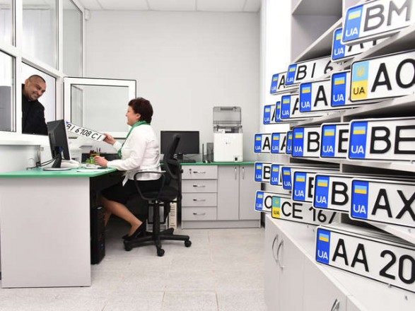 Сервісні центри МВС відновлюватимуть роботу з 12 травня