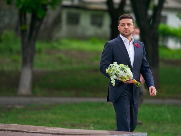 Зеленський на українсько-російському кордоні вшанував пам’ять загиблих у Другій світовій війні