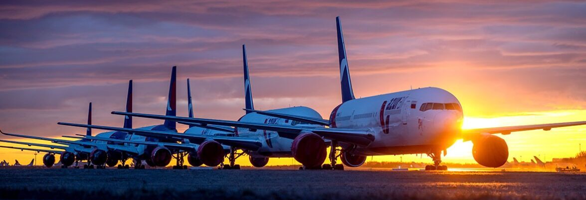 Коли відновлять польоти за кордон і всередині України