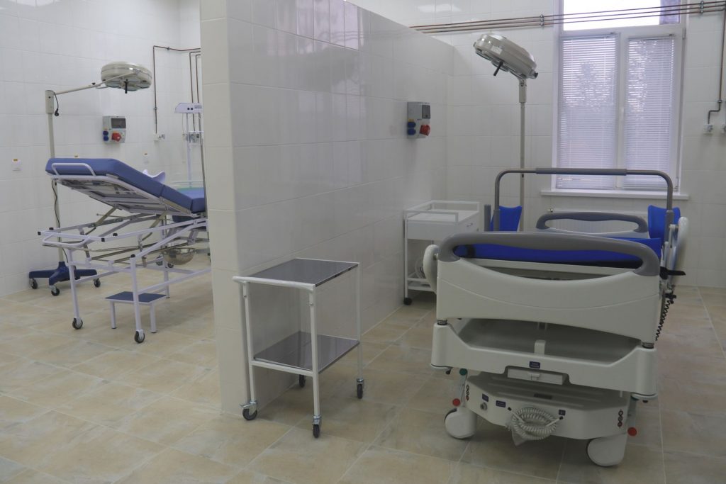 Матері пробили легеню, тіло дитини зникло: у пологовому будинку Енергодара розігралася жахлива трагедія