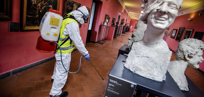 ДЕРЖАВНИЙ “ФЕЙК” ПІД ЧАС КАРАНТИНУ: У МОЗ ЗІЗНАЛИСЯ, ЩО З ТОЧКИ ЗОРУ ЕПІДЕМІОЛОГІЇ ЗАКРИВАТИ ПАРКИ НЕ БУЛО ПОТРЕБИ