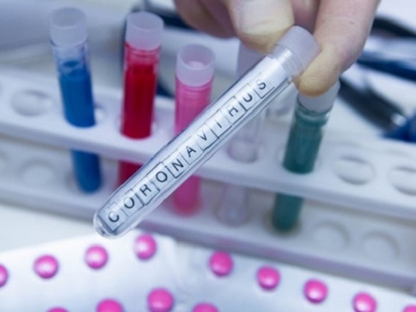 Скільки українців хворіють на COVID-19 за кордоном: нові дані МЗС