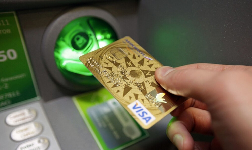 Готівки більше не видаватимуть, а банкомати скасують? У НБУ пояснили деталі гучного закону