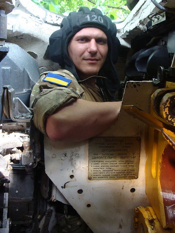 Світ сказився: у київській лікарні обікрали відомого волонтера, поки він в муках вмирав у реанімації (фото)