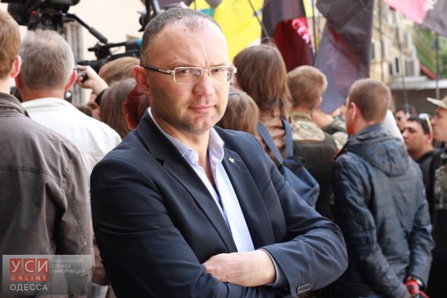 “Через українську мову нас називали х*хлами та малоросами, а потім вбивали”: науковці потужно звернулись до Разумкова