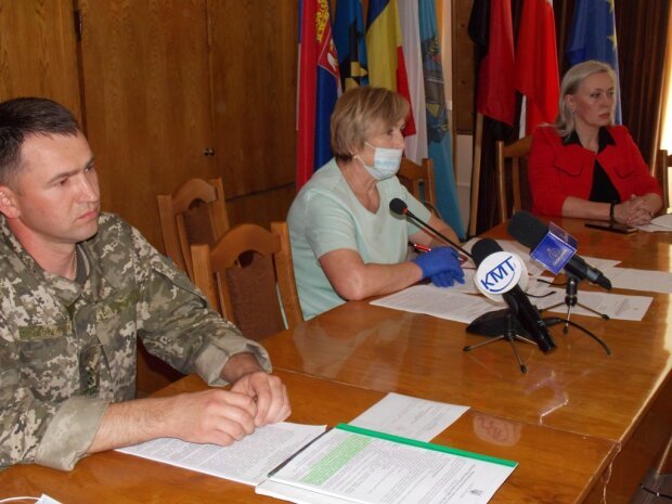 У Франківську облави на призовників, гребуть всіх, батьки юнаків в жаху – “Ховаємо дітей!”