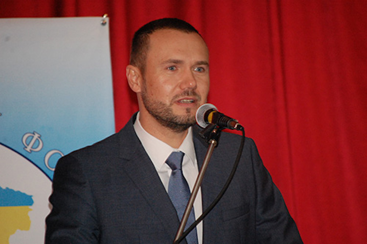 ПЛАГІАТОР ТА ЛЮБИТЕЛЬ ДОРОГИХ МАШИН ЗА ДЕРЖКОШТ ШКАРЛЕТ СТАВ В.О. МІНІСТРА ОСВІТИ І НАУКИ