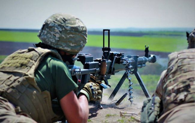 На Донбасі загинув український військовий, двоє дістали поранення