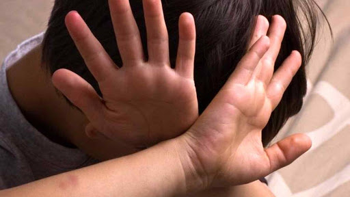 Хрещений батько побив 6-річну дитину до напівсмерті. Деталі резонансного злочину в Києві