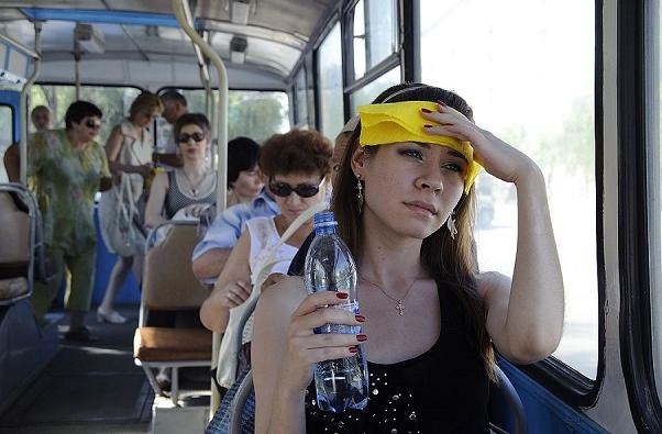 У масці в +40 ніхто не витримає: епідеміолог відкрито заявив про проблему в Україні
