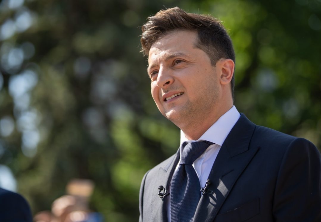 Такого не робив ще жоден президент: Зеленського помітили за незвичним заняттям (фото, відео)