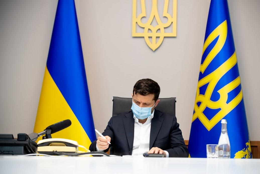Зеленський скасував кримінальну відповідальність за водіння напідпитку