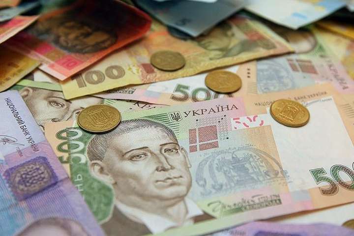 Відповідь шокує: у Мінсоцполітики розповіли, як прожити на пенсію 2700 грн
