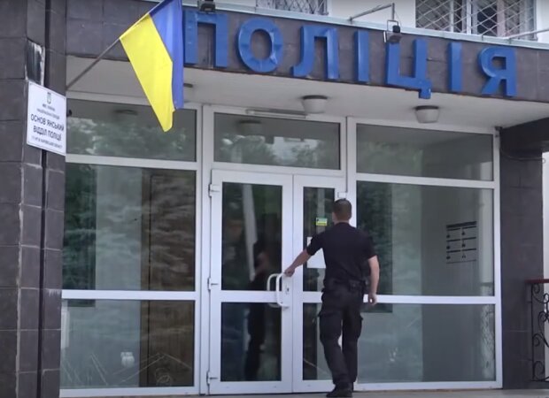 Львів’янку побили на зупинці, постраждала за доброту – “Завадила пограбувати перехожу”