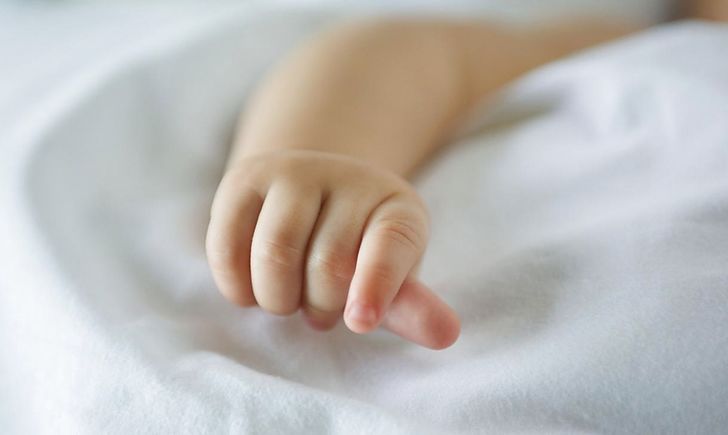 У сміттєвому баку на Київщині знайшли мертве немовля