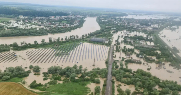 Західна Україна опинилася під загрозою потопів: опубліковано прогноз
