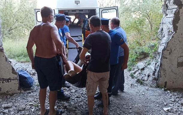 Жінка з дитиною провалилися в шахту занедбаної Кримської АЕС