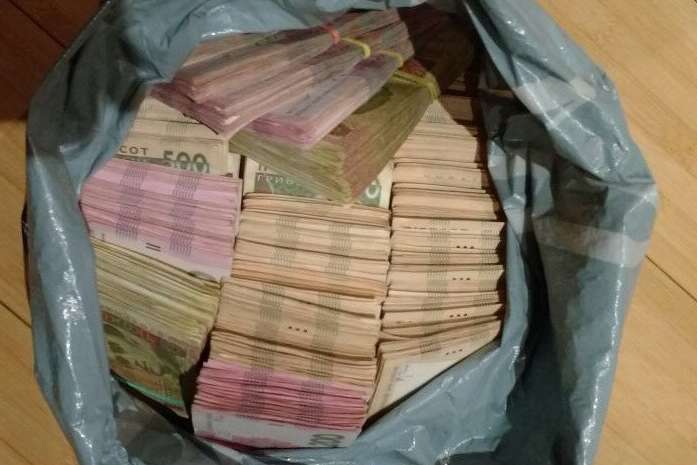 Нічого святого: у Донецькій області дівчина хотіла продати дитину за 400 тисяч