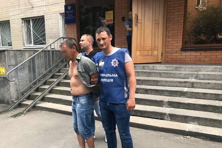 На Київщині судитимуть чоловіка, який викинув дитину з вікна