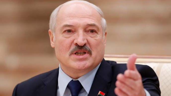 “Будете, як в Україні, на колінах стояти”: Лукашенко жорстко пригрозив білорусам