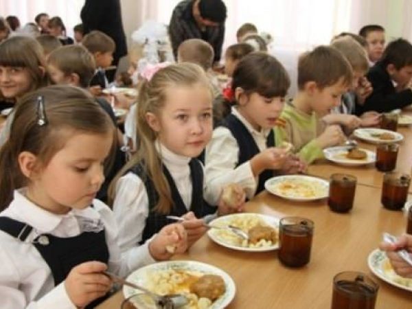 Уряд планує модернізувати всі шкільні їдальні