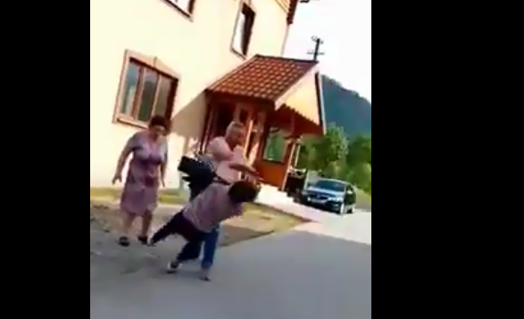 Депутат Сколівської райради вдарив в обличчя жінку