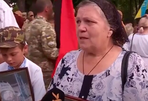Мати загиблого кіборга присоромила Єгорову на всю Україну: “ми – сім’я селюків…”