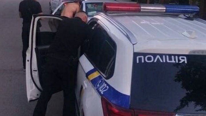 Педофіла спіймали на гарячому: 50-літній чоловік займався сексом з 13-літнім хлопцем в авто