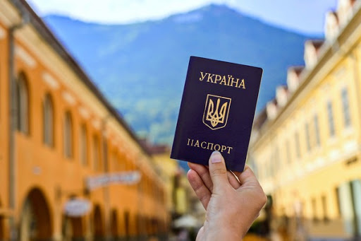 Для українців відкриті кордони 38 країн – МЗС