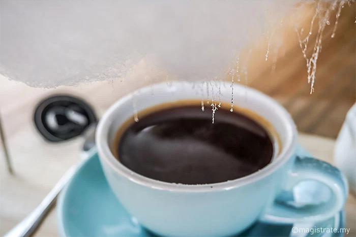 “Розривав серце, спускав кров і спокійно допивав каву”: син по-звірячому розправився над матір’ю