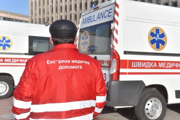 У Києві лікар “швидкої” помер під час надання допомоги пацієнтці