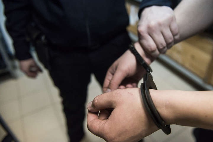 Двоє п’яних жителів Херсона поранили хлопчика та його батька через зауваження