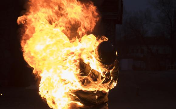 “Хотіли подивитися, що буде”: друзі облили бензином та підпалили 14-річну дівчину