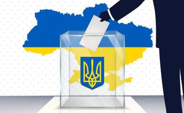 Продаж голосів, ганчірки замість кабінок і оголений напад: чим запам’ятаються цьогорічні вибори (фото)