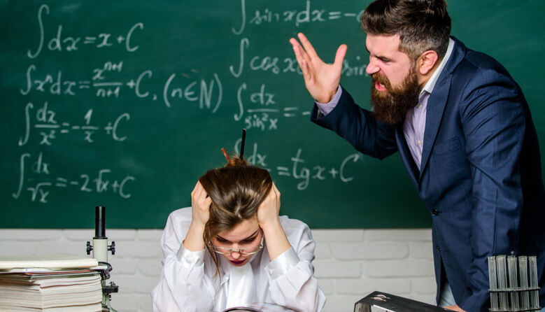 Немає закону, який карає батьків за моральне знущання з учителів і директорів шкіл – очільниця департаменту освіти