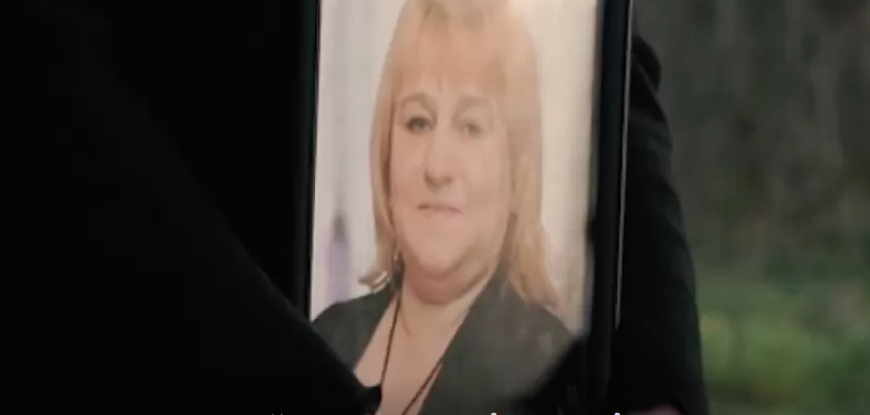 Медики відмовились приймати: 53-річна жінка померла під стіною лікарні (відео)