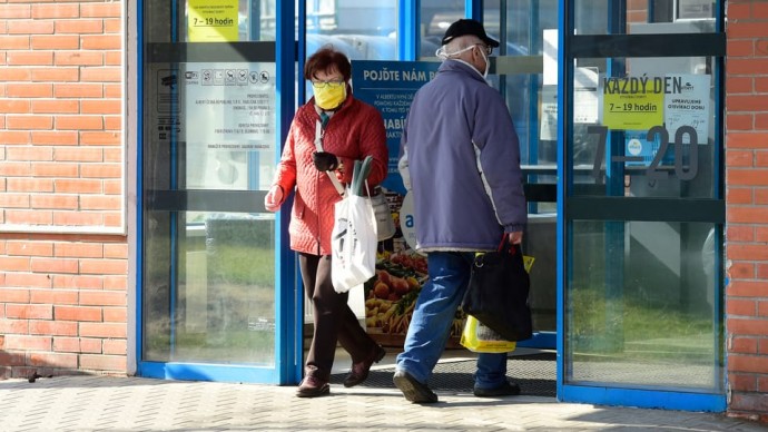 Чехія з понеділка пом’якшує карантин: Що зміниться?