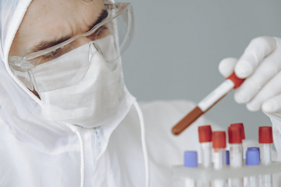 Може краще перехворіти “короною” і заспокоїтися? Відповідь Комаровського