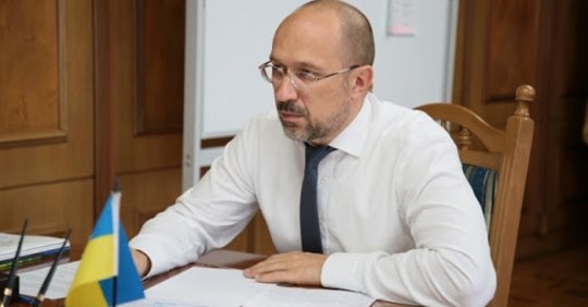 Пенсія $300, а зарплата $900: Шмигаль зробив гучну заяву про збільшення виплат українцям та назвав терміни