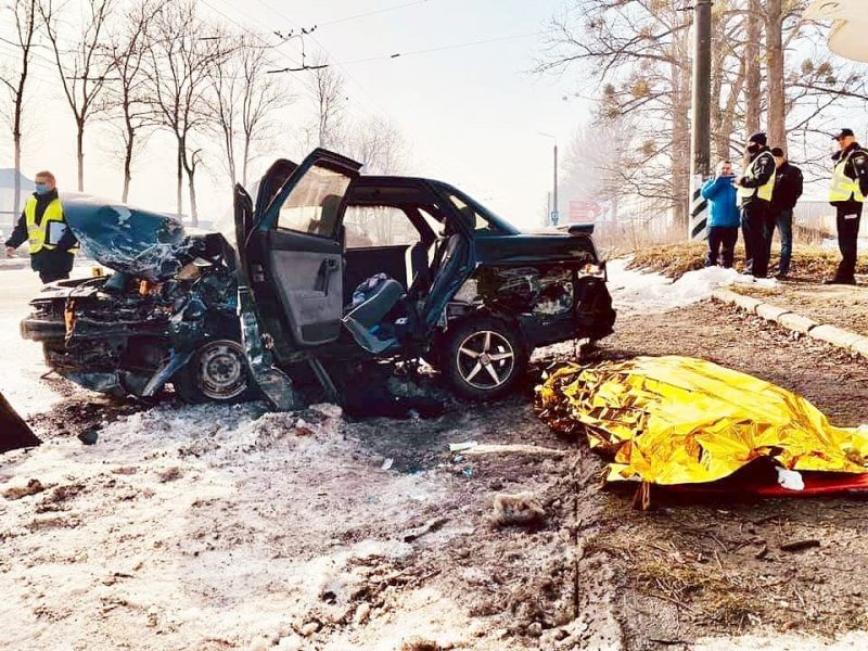 В автотрощі під Франківськом загинули рідні брати, а сестра – в лікарні