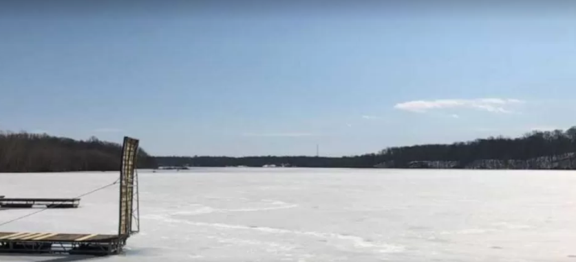 Дівчинка загинула, рятуючи молодшого брата з замерзлого озера