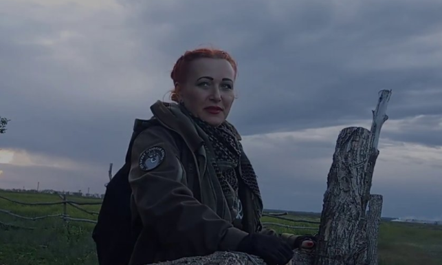 Учителька, яка читала реп про біологію, звільнилася з роботи через знущання