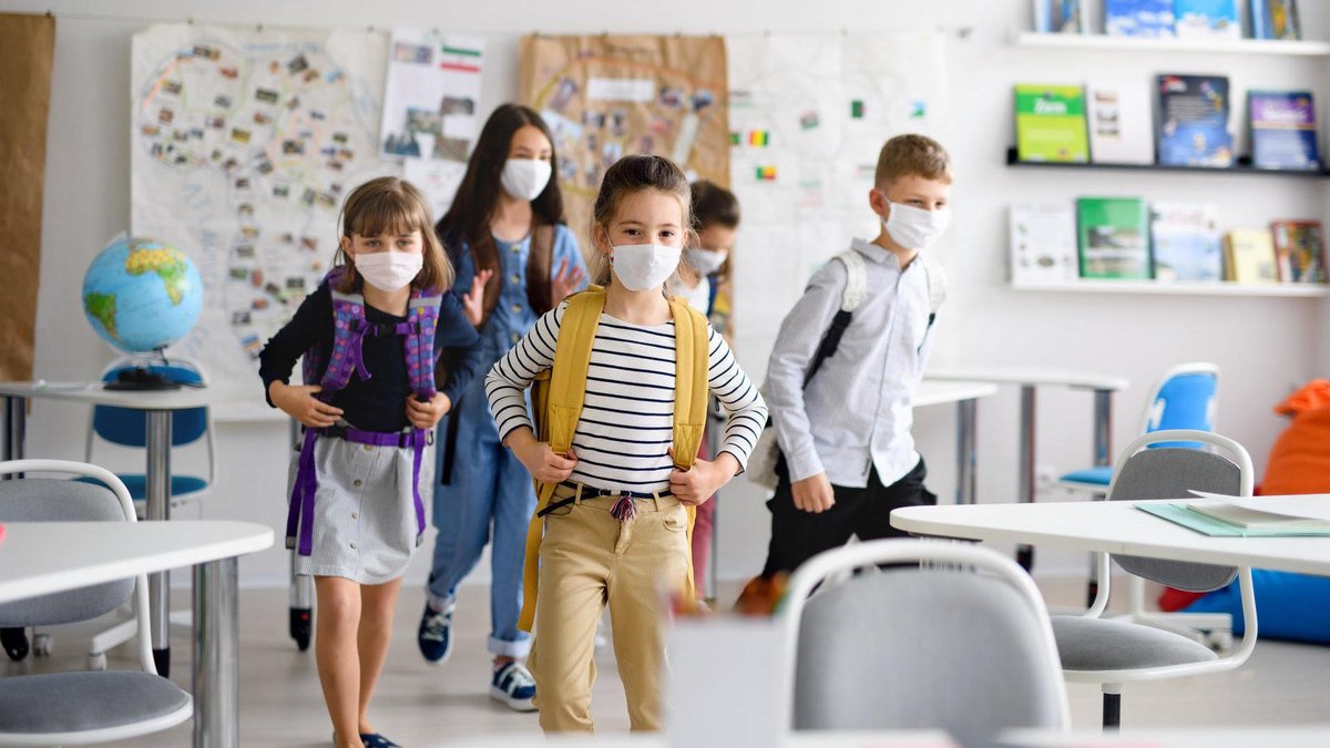 Як будуть працювати школи під час карантину з 24 лютого: офіційна заява МОН