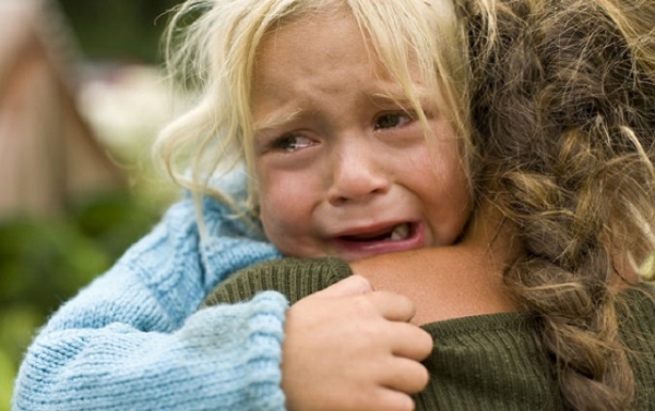 Ножове поранення в грудну клітку: жінка стверджує, що її ранила 2-річна дитина