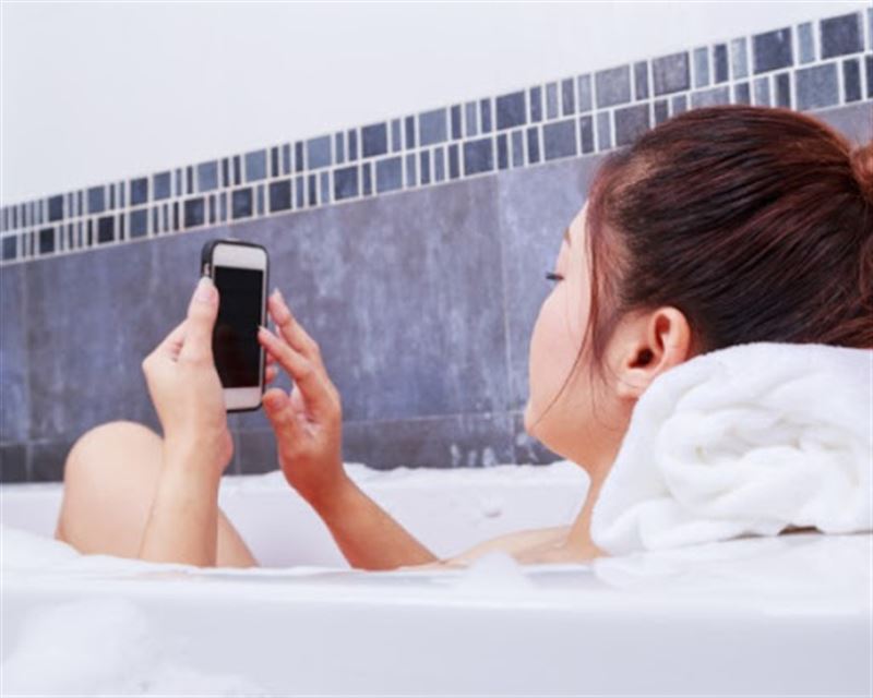 Росіянка загинула у ванній через айфон – 4-річний син не зміг її врятувати: фото