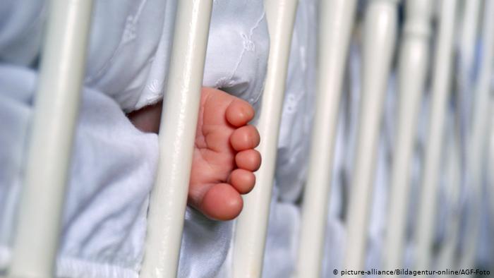 У поліції назвали причину смерті 4-місячної дитини, на обличчя якої вмостився кіт