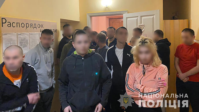 На Київщині викрили “реабілітаційний центр”, де катували людей