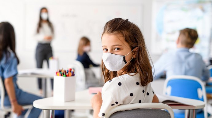 Коронавірус можуть принести діти: через що школярі заражають своїх батьків